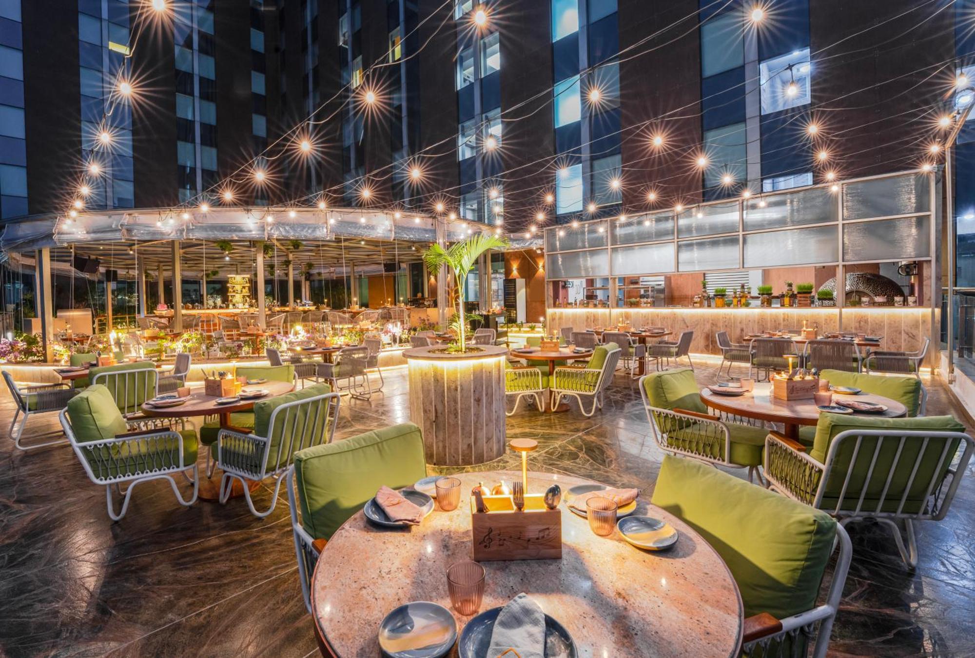 Aloft Bengaluru Outer Ring Road Hotel Buitenkant foto